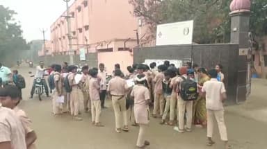 ஊத்தங்கரை: எட்டாம் வகுப்பு மாணவர்களுக்கான திறனறித் தேர்வு அதியமான் தனியார் பள்ளியில் குவிந்த மாணவர்கள்.