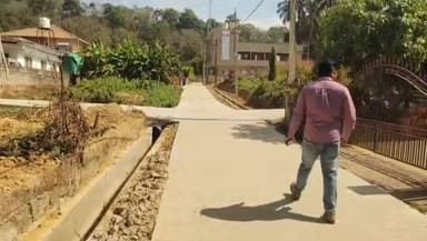 ವಿರಾಜಪೇಟೆ: ಪಟ್ಟಣದಲ್ಲಿ ನೂತನ ಕಾಂಕ್ರೀಟ್ ರಸ್ತೆ ಉಧ್ಘಾಟಿಸಿದ ಶಾಸಕ ಪೊನ್ನಣ್ಣ