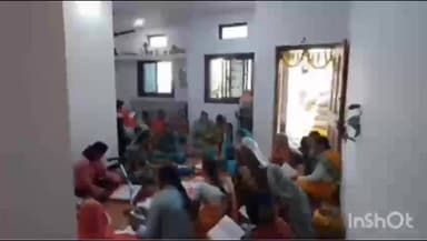 आठनेर: नगर में महिला संगठन द्वारा सुंदरकांड का आयोजन, बड़ी संख्या में महिलाएं शामिल