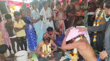 ಚಳ್ಳಕೆರೆ: ಮಲ್ಲೂರಹಳ್ಳಿ ಗ್ರಾಮದಲ್ಲಿ ಅಯ್ಯಪ್ಪಸ್ವಾಮಿ ಮಾಲಾಧರಿಗಳಿಂದ ಶಬರಿಮಲೆ ಯಾತ್ರೆ