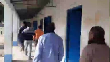 মাথাভাঙা ২: এগারোমাইল সংলগ্ন এলাকায় গোপাল দে স্মৃতি এম এস কে বিদ্যালয়ে পর্যাপ্ত শিক্ষক না আসায় বিক্ষোভ