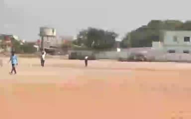 గద్వాల్: అయిజ మండల కేంద్రంలోని సంక్రాంతి పండుగ సందర్భంగా క్రికెట్ పోటీలు ప్రారంభం