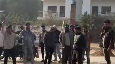 मझगवां: धार्मिक नगरी में मृत गौवंश को खुले में फेंकने और आग लगाने से नाराज़ गौवंश प्रेमियों ने की नारेबाजी