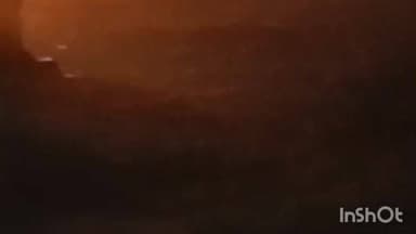 ચોરાસી: સુરતના રામપુરા વિસ્તારમાં હોસ્પિટલ પાસે પાર્ક કરેલી કારમાં અચાનક આગ લાગતા અફરાતફળીનો માહોલ સર્જાયો.