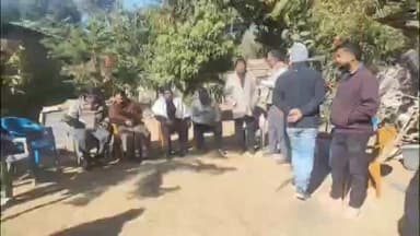 खूंटी: डोडमा में कांग्रेस कमेटी का प्रतिनिधिमंडल दिवंगत फादर सुनील भेंगरा के परिजनों और सहकर्मी फादर से मिला