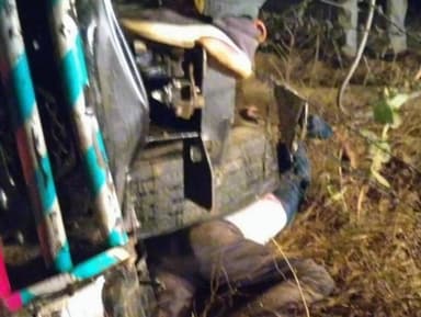 फिरोज़ाबाद: थाना नसीरपुर क्षेत्र, आगरा-लखनऊ एक्सप्रेस वे पर अल्लादादपुर मार्ग पर पलटा ट्रक, चालक की हुई मौत