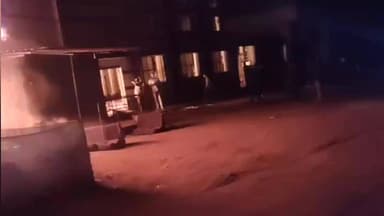 ಮಳವಳ್ಳಿ: ಕೊದೆನು ಕೊಪ್ಪಲು ಗ್ರಾಮದ ಸಮೀಪವಿರುವ ಎಂಎಂ ಪ್ಲಾಸ್ಟಿಕ್ ಗೋದಾಮಿಗೆ ಆಕಸ್ಮಿಕ ಬೆಂಕಿ