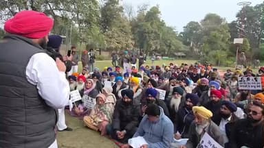 ਮਾਨਸਾ: ਦਿੱਲੀ ਦੀ ਸਾਬਕਾ ਮੁੱਖ ਮੰਤਰੀ ਦੇ ਵਿਰੋਧ ਵਿੱਚ ਸ਼੍ਰੋਮਣੀ ਅਕਾਲੀ ਦਲ ਮਾਨਸਾ ਦੇ ਵਰਕਰਾਂ ਨੇ ਕੀਤਾ ਪ੍ਰਦਰਸ਼ਨ