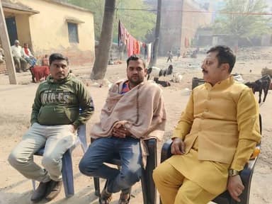 लोजपा आर लेबर सेल के जिला अध्यक्ष अरविन्द पासवान के घर जाकर दुःख व्यक्त किया ईमाम गजाली।