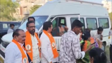 बदनापूर: शिवसेना संपर्क कार्यालय येथून छत्रपती संभाजी नगर येथे उद्धव बाळासाहेब ठाकरे यांच्या सभेसाठी कार्यकर्तेरावांना