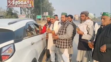 जहरीले प्रदूषित पानी से किसान परेशान, 21 दिन से चल रहा गजरौला हाईवे पर धरना प्रदर्शन