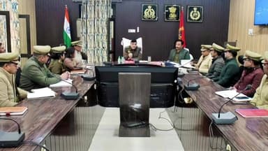 रामपुर: शनिवार को पुलिस लाइन सभागार में पुलिस अधीक्षक विद्यासागर मिश्र ने विवेचकों के साथ समीक्षा गोष्ठी की