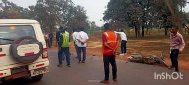 एटापल्ली: दोन दूचाकींचा समोरा - समोर धडकेत एक ठार दोन जखमी, गूरूपल्ली गावाजवळ अपघात