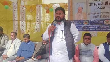 गावां: स्वास्थ्य विभाग द्वारा रात्रि चौपाल में लोगों का उपचार किया जा रहा है: मरगूब आलम, कांग्रेस नेता