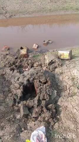 घोसवरी: घोसवरी पुलिस ने मल्लिकाकोठी गांव में शराब के खिलाफ चलाया विशेष छापेमारी अभियान