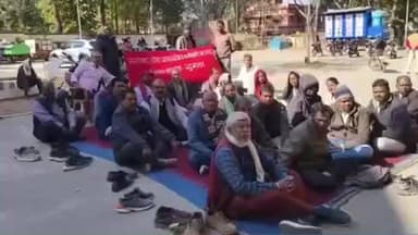 गुमला: कर्मचारियों के साथ हो रहे शोषण को लेकर हुई बैठक