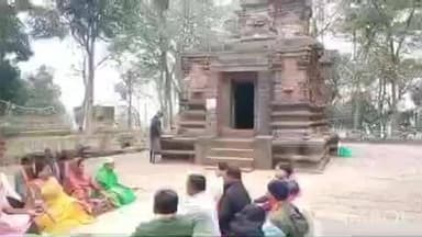 बस्तर: भाजपा मंडल बस्तर ने सोमनाथ स्वाभिमान पर्व प्राचीन शिव मंदिर में जल अभिषेक कर ओंकार मंत्र का सामूहिक जाप किया