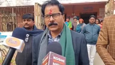 कस्बा: अपर सचिव राजस्व एवं भूमि सुधार विभाग डॉ. महेन्द्र पाल ने किसानों को रजिस्ट्री कैंप के फायदे के बारे में बताया