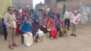 नौतनवा: मिशन शक्ति 5 के तहत बरगदवा में महिलाओं को जागरूक किया जा रहा, सुरक्षा व स्वावलंबन पर जोर