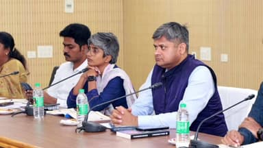 செங்கல்பட்டு: செங்கல்பட்டில் வாக்காளர் பட்டியல் சிறப்பு தீவிர திருத்தம் குறித்து ஆலோசனைக் கூட்டம் இன்று நடைபெற்றது