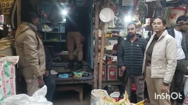 बड़हरा: सरैया बाजार पर कृष्णागढ़ थाना पुलिस ने तीन दुकानों से 829.5 ग्राम गांजे के साथ तीन दुकानदारों को किया गिरफ्तार