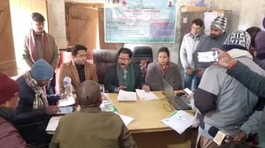 जलालगढ़: अपर सचिव राजस्व एवं भूमि सुधार विभाग ने जलालगढ़ प्रखंड में फार्मर रजिस्ट्री कैंप का किया निरीक्षण