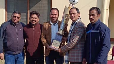 भिकियासैन: रानीखेत–भिकियासैंण खेल महाकुंभ में अल्मियाकाडे न्याय पंचायत ने जीती विधायक चैंपियनशिप ट्रॉफी