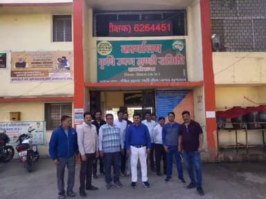 हाटपिपल्या: मध्यप्रदेश राज्य कृषि विपणन बोर्ड आंचलिक कार्यालय उज्जैन के संयुक्त संचालक ने कृषि उपज मंडी का किया निरीक्षण