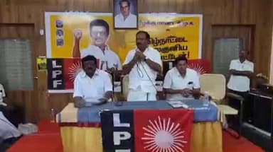 கடலூர்: பாரதி சாலையில் தொழிலாளர் முன்னேற்ற சங்கத்தின் ஆலோசனைக் கூட்டம் நடைபெற்றது.