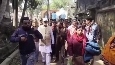 ভাতার: উন্নয়নের পাঁচালীর প্রচারে বড়বেলুনে বিধায়ক বললেন,"দুয়ারে সরকার যখন রয়েছে তখন বিরোধীদের ভোট দেবেন কেন?