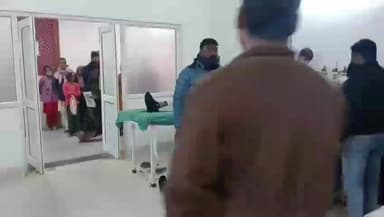 सकलडीहा: गंगा घाट से लौटते समय दर्दनाक हादसा, मासूम पुत्री का अंतिम संस्कार कर लौट रहे दो भाई सकलडीहा के पास गंभीर रूप से घायल