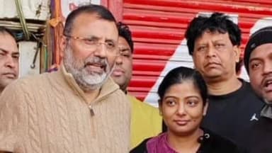 सरैयाहाट: सांसद निशिकांत दुबे ने हंसडीहा में दिवंगत भाजपा कार्यकर्ता रविशंकर जायसवाल के परिजनों को दी सांत्वना