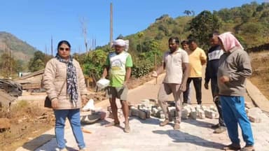 ମୋହନା: ମୋହନା ଅଞ୍ଚଳର ବିଭିନ୍ନ ଉନ୍ନୟନ ମୂଳକ କାର୍ଯ୍ୟର ସମୀକ୍ଷା କଲେ ସରକାରୀ କର୍ମଚାରୀ