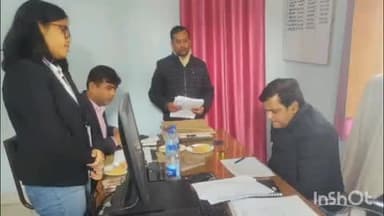 सत्तर कटैया: सत्तर कटैया अंचल के दौरे पर मंडलायुक्त राजेश कुमार, राजस्व कार्यों की समीक्षा की