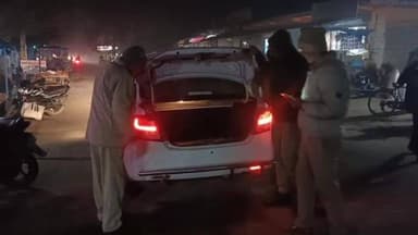 नौतनवा: थाना सोनौली क्षेत्र में सघन वाहन चेकिंग, यातायात नियम तोड़ने वालों पर की गई चालान की कार्रवाई