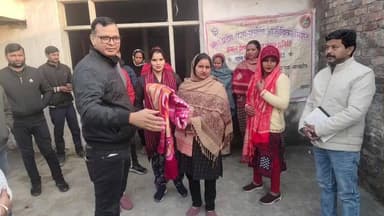 रामपुर: शनिवार को नारखेड़ी में गठित सीएलएफ का निरीक्षण मुख्य विकास अधिकारी गुलाब चंद्र ने किया, मिली भारी खामियां