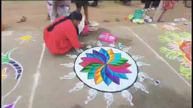 தேவகோட்டை: தேவகோட்டையில் திமுக சார்பில் தைப்பொங்கலை முன்னிட்டு கோலப் போட்டி
ஏராளமான பெண்கள் பங்கேற்பு