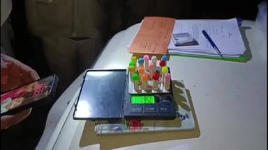 লক্ষীপুৰ: চাৰালঝাৰত হেৰ’ইনসহ এটা সৰবৰাহকাৰী গ্ৰেপ্তাৰ কৰে লক্ষীপুৰ আৰক্ষীয়ে