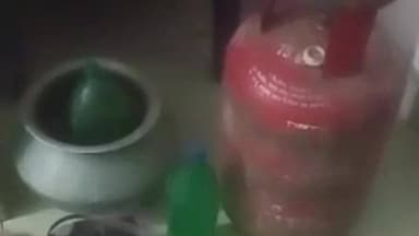 पातेपुर: बलिगांव पुलिस ने 2 लीटर देशी शराब के साथ एक धंधेबाज को किया गिरफ्तार, शराब बनाने के उपकरण जब्त