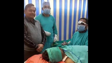 मंझनपुर: स्वशासी मेडिकल कॉलेज कौशाम्बी में गंभीर मरीज की जान बचाई गई, सफल सर्जरी कर बनाया गया एवी फिस्टुला