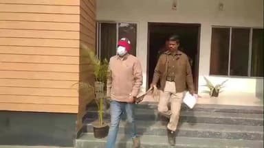 দুধনৈ: ধূপধৰাত গ্ৰেপ্তাৰ হ'ল মুন্না ভাই MBBS, প্ৰায় দহ বছৰ ধৰি নিজকে চিকৎসক বুলি চিকিৎসা প্ৰদান কৰিছিল সঞ্জীৱ বৈদ্যই