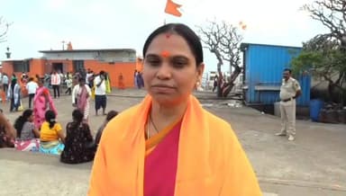 ಗಂಗಾವತಿ: ಶಾಸಕ ಗಾಲಿ ಜನಾರ್ಧನರಡ್ಡಿಯ ನಿವಾಸದ ಮೇಲೆ ಧಾಳಿ ಮಾಡಿರುವುದನ್ನು ಖಂಡಿಸುತ್ತೇನೆ ಅಂಜನಾದ್ರಿ ಬೆಟ್ಟದಲ್ಲಿ ಅರುಣಾ ಲಕ್ಷ್ಮಿ ಹೇಳಿಕೆ