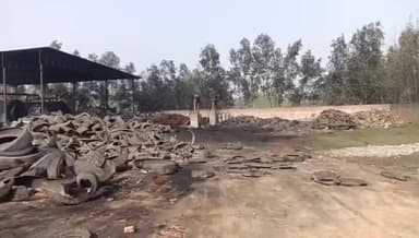 मिलक: मिलक कोतवाली क्षेत्र में रबर फैक्ट्री के मालिक समेत चार लोगों के खिलाफ कोतवाल ने दर्ज की रिपोर्ट