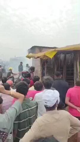 आरंग: नवा रायपुर सेक्टर 28 मिनी मार्केट में दुकान में लगी भीषण आग, पुलिस जांच में जुटी