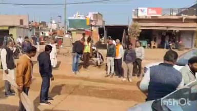 पोहरी: पोहरी नगर में राजस्व विभाग के अधिकारियों द्वारा शिवपुरी-श्योपुर रोड की नापतौल की गई