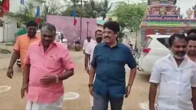 திருப்போரூர்: திருப்போரூரில் பொங்கல் பரிசு தொகுப்பினை எம்எல்ஏ பாலாஜி பொதுமக்களுக்கு வழங்கினார்