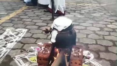 அமைந்தகரை: பேருந்து நிலையம் அருகே நடைபெற்ற ஜனநாயக பொங்கல் விழாவில் காங்கிரஸ் கட்சியினர் மோதல்