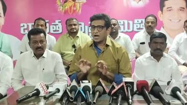 మెట్పల్లి: కోరుట్ల నియోజకవర్గ పరిధిలోని ఆటో డ్రైవర్ల సంక్షేమం కోసం ఉచితంగా ఇన్స్యూరెన్స్ అందిస్తానని ఎమ్మెల్యే సంజయ్