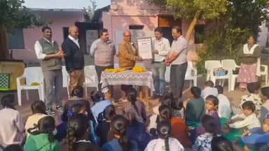 देवास: शासकीय विद्यालय नागदा में सनफार्मा द्वारा खेल सामग्री एवं वाटर कूलर वितरित