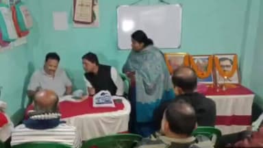 মগরাহাট ২: মগরাহাট পূর্ব বিধানসভা কেন্দ্রের বিজেপির পক্ষ থেকে সাংগঠনিক আলোচনা বৈঠক করা হয় উপস্থিত ছিলেন বিজেপির কর্মী সমর্থকেরা